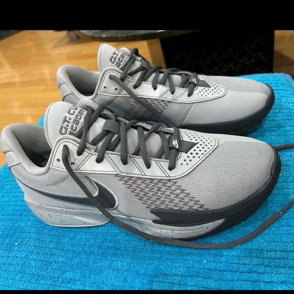 Nike Gray and Dark Gray Mesh Training Shoes in a great condition 10.5 size
